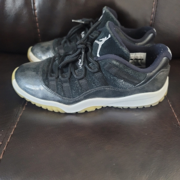 Jordan 11 Retro Low Barons 2017 LIFESTYLE SNEAKERS SIZE 3Y 505835-010 - Picture 3 of 7